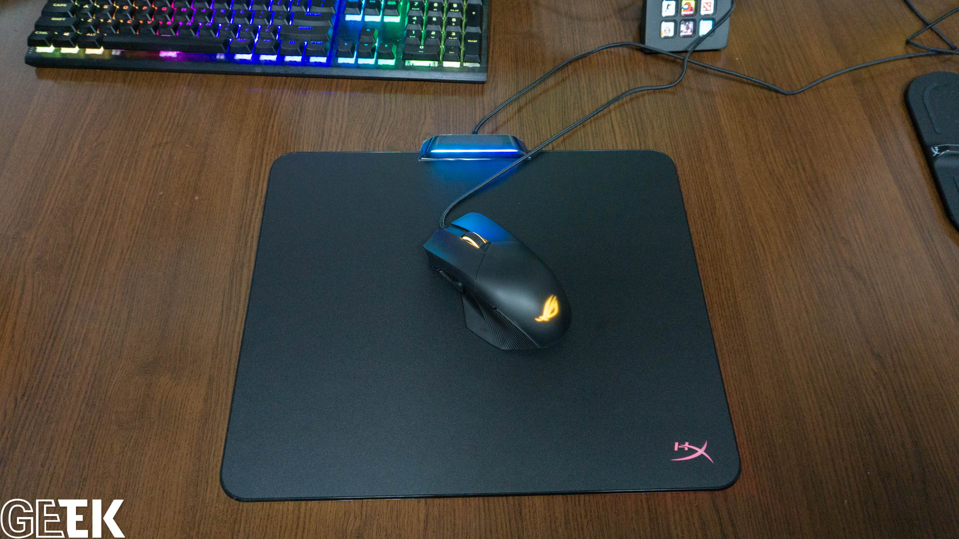 Review Mousepad HyperX Fury Ultra RGB