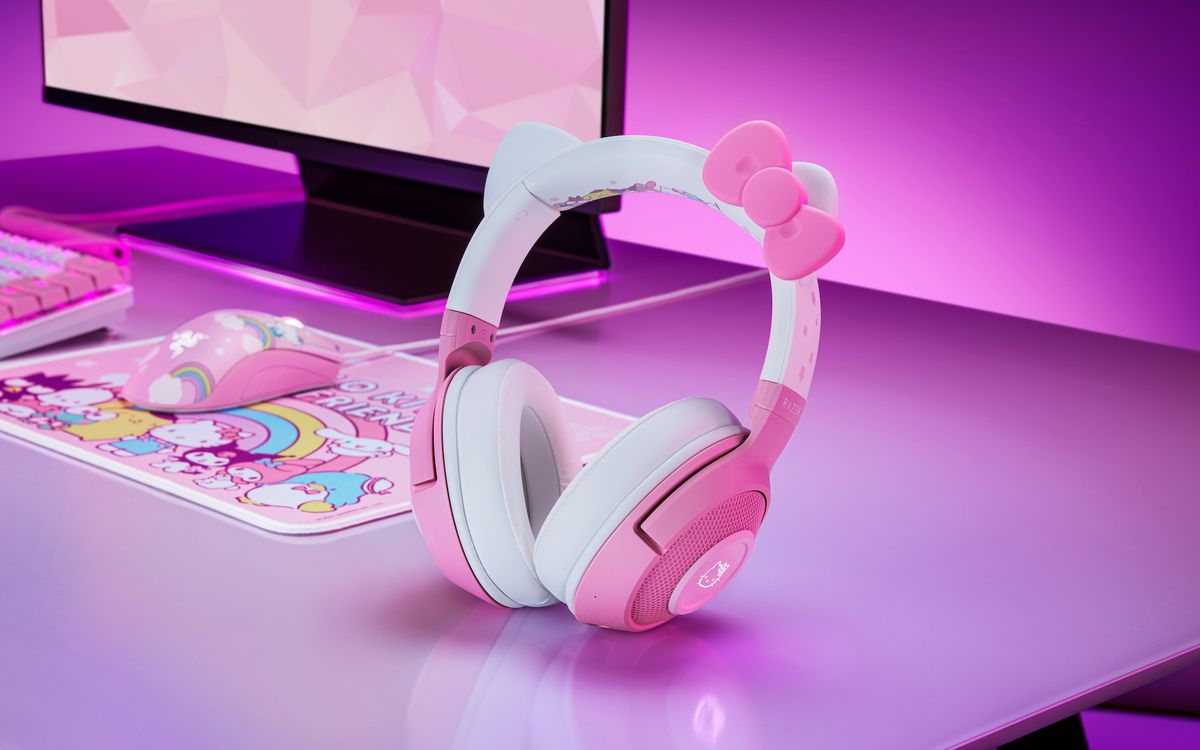 Razer lanseaza casti si scaune in colaborare cu Hello Kitty