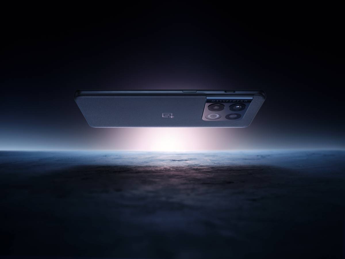 OnePlus lanseaza smartphone-ul flagship OnePlus 10 Pro