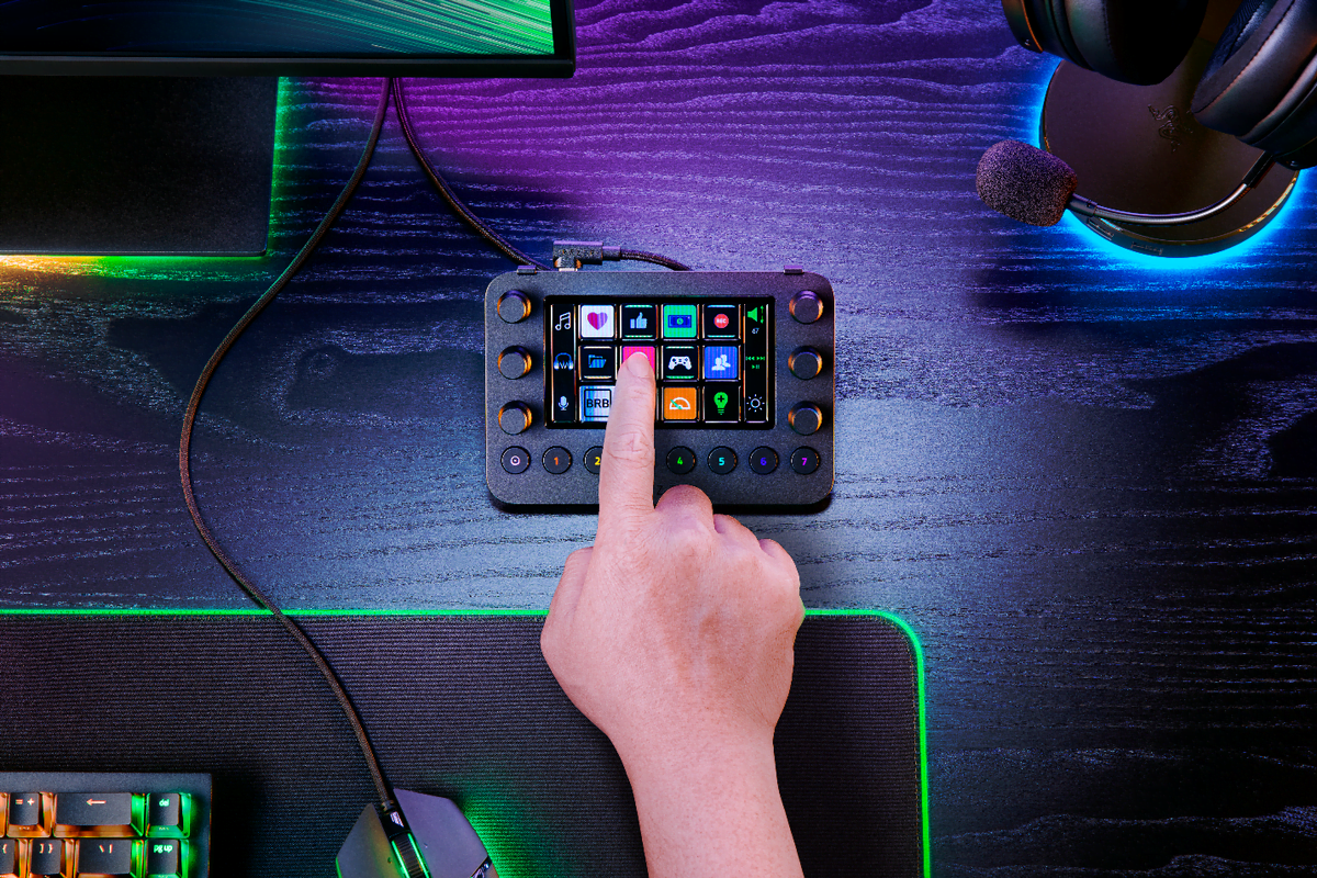Razer Stream Controller este un device pentru stream si creare de continut
