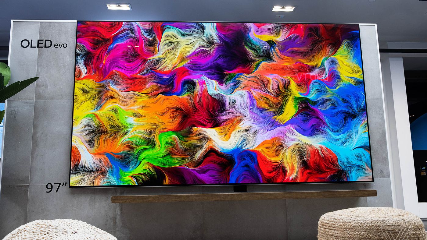 LG prezinta primul televizor OLED de 97"